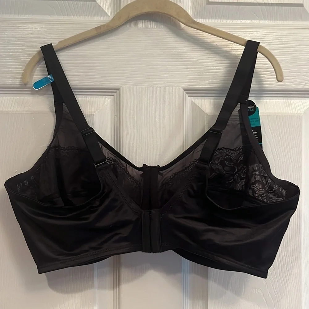 Lilyette brand size 42DDD underwire bra- NWT